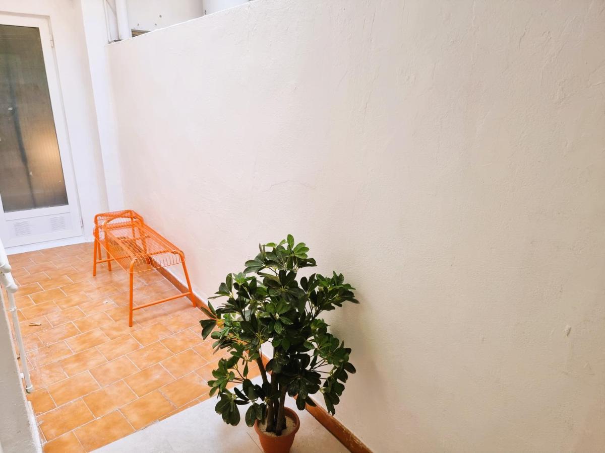 Claudia Tourist Apartment Alicante Exteriör bild