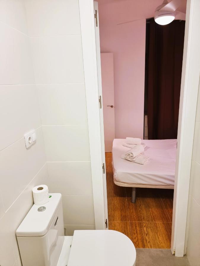 Claudia Tourist Apartment Alicante Exteriör bild