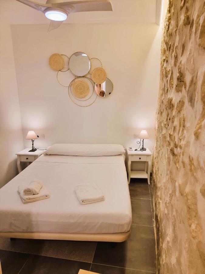 Claudia Tourist Apartment Alicante Exteriör bild