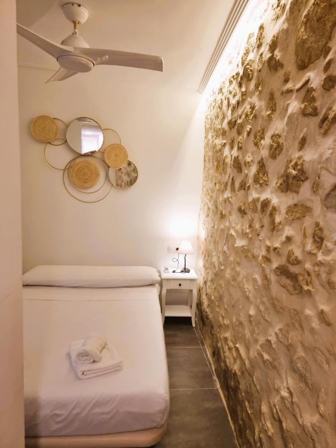 Claudia Tourist Apartment Alicante Exteriör bild